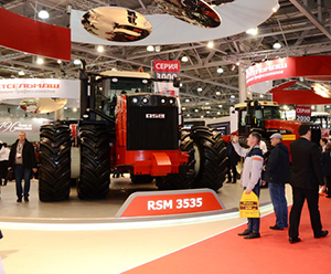 Новый мощный трактор «Ростсельмаша» 